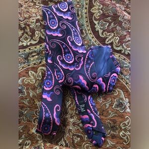 Verse 9 paisley neck tie
